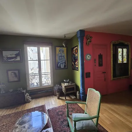 Le Taj Mahal Apartment